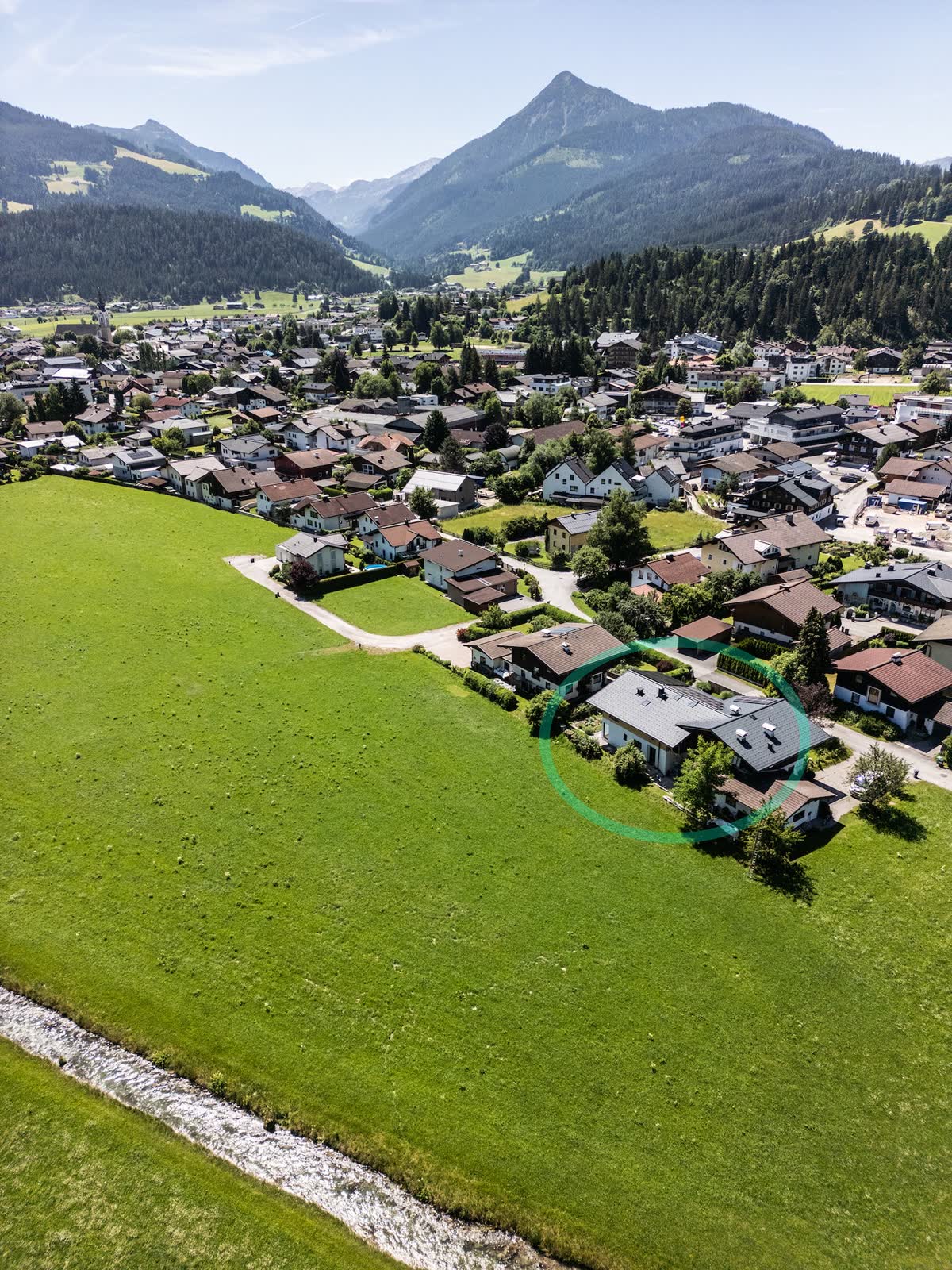 Luftbild: Lage des Studios am Ortsrand von Altenmarkt